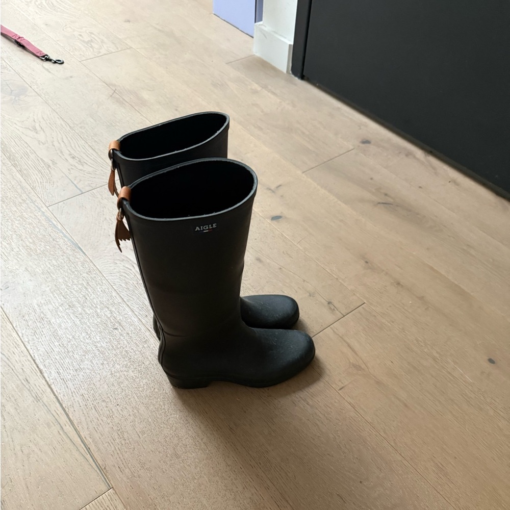 Rubber boots